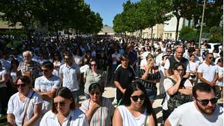 Neste domingo (7), milhares de pessoas se reuniram em um ato para homenagear a pequena Lyhanna, encontrada morta na última quinta-feira (4) após ficar uma semana desaparecida.