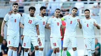 Jogadores da Seleção Iraniana de Futebol durante um amistoso contra a Gâmbia em maio