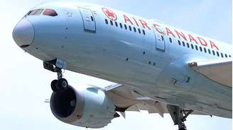 Imagem de arquivo de um jato da Air Canada nos céus