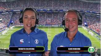 Renata Silveira e Caio RIbeiro no Lumen Field, em Seattle.