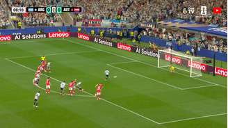 Pênalti perdido por Lionel Messi aos 8 minutos do primeiro tempo do jogo contra a Áustria