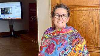 A filósofa brasileira Caroline Isidoro Marinho trabalha na aproximação de diferentes tipos de saberes, como o acadêmico e o popular. Em Malakoff, França, em 25 de junho de 2026.