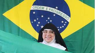 Freiras viralizaram nas redes sociais com um vídeo em que aparecem reunidas assistindo a jogo do Brasil na Copa