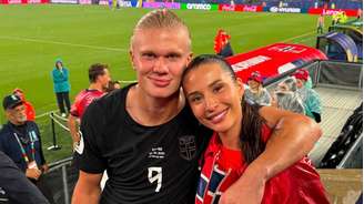 Isabel Haugseng Johansen tem relacionamento com Haaland desde 2022.