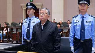 Yang Youlin teria se aproveitado de seus cargos para ajudar terceiros a obter contratos de engenharia e financiamento