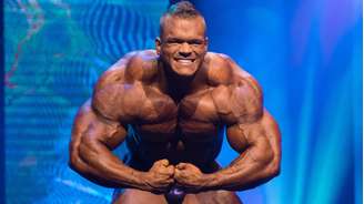 Dallas McCarver, o 'Big Country', no palco do torneio Arnold Classic, em Columbus, Ohio, em março de 2017, cinco meses antes de morrer