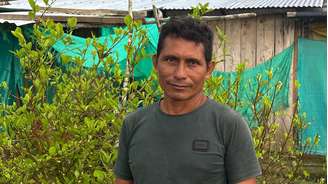 O agricultor de coca Perea diz que não recebeu o apoio financeiro necessário para deixar de cultivar a planta