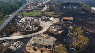 Vista aérea do município de Le Porge, na Gironda, devastado pelos incêndios, em 27 de julho de 2026.