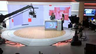 O novo telejornal 'GloboNews Radar' ocupa um dos cenários inaugurados na sede do canal no Rio