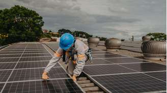 Nos últimos anos, país registrou um forte avanço da geração solar distribuída, gerando desequilíbrio entre oferta e demanda de energia, dizem especialistas