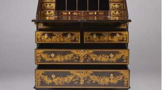 Escrivaninha denominada “de Madame de Sévigné”, cerca de 1730-1750. Paris, Museu Carnavalet – História de Paris.