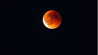 Eclipse lunar pode deixar a Lua com tom avermelhado