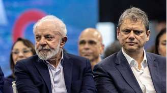 O presidente Lula (PT) e o governador de São Paulo, Tarcísio de Freitas (Republicanos)