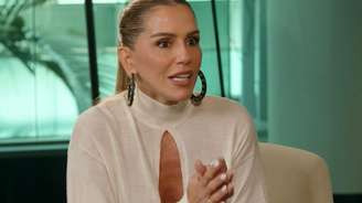 Deborah Secco em entrevista ao "Conversa vai, conversa vem" de Maria Fortuna.
