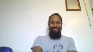 Jason Arday, ex-professor da Universidade de Cambridge, aparece nesta foto obtida nas redes sociais, divulgada em 9 de outubro de 2020. Cortesia do Royal Borough of Greenwich via YouTube.