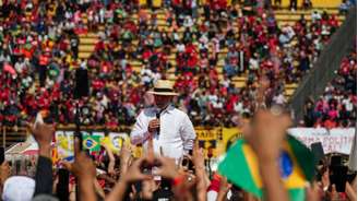O presidente brasileiro Luiz Inácio Lula da Silva lança sua campanha de reeleição no Estádio Primeiro de Maio, em São Bernardo do Campo, Brasil, em 16 de agosto de 2026.