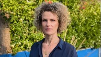 Anaïs de Vos suspeita que o café que Nègre lhe ofereceu estava adulterado com alguma droga