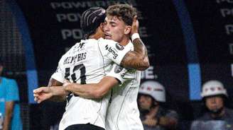 Memphis Depay deu assistência para Breno Bidon minutos após entrar no jogo.