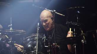 Chris Slade em show do AC/DC em 2016