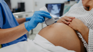 Mães desconfiaram que Simon estava mentindo sobre a quantidade de doações de esperma
