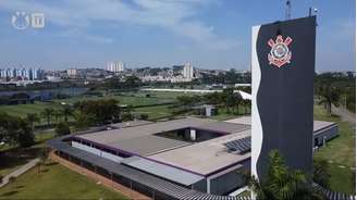 Gaviões da Fiel cobra elenco do Corinthians no CT Joaquim Grava em meio à má fase da equipe