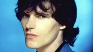 Peter ficou conhecido nos anos 1980 com os hits 'Always Something There to Remind Me' e 'Promises, Promises'