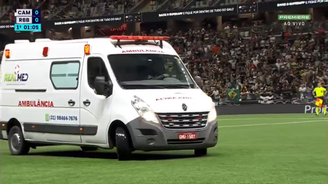 Ambulância precisou entrar em campo em Atlético-MG x Red Bull Bragantino 