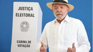 O presidente Luiz Inácio Lula da Silva votou na Escola Estadual Dr. João Firmino Correia de Araújo, em São Bernardo.
