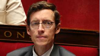 O ministro da Educação, Édouard Geffray, durante sessão de perguntas ao governo na Assembleia Nacional, em Paris, em 7 de outubro de 2026.