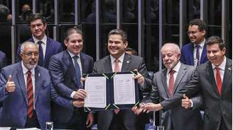 Congresso promulgou nesta sexta (16/10) emenda que põe fim à escala 6x1