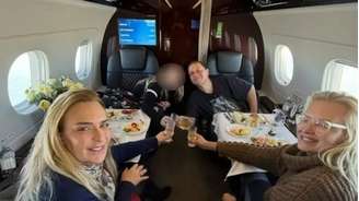 Lulinha, Roberta Luchsinger e amigos em jatinho avaliado em 20 milhões de dólares