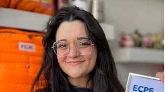 Professora de 24 anos morreu ontem enquanto tentava ajudar um aluno que estava preso no banheiro
