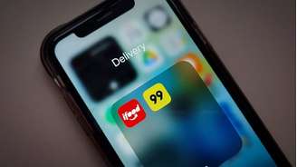No processo, o iFood cita a propaganda em painéis em São Paulo com a chamada 'chega de aaaai na sua food'