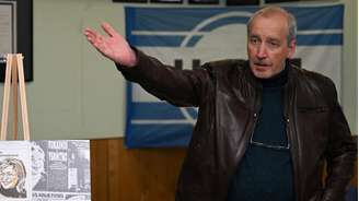 O jornalista Sergei Sokolov participa de um encontro em memória da repórter russa assassinada Anna Politkovskaya, na sede do jornal Novaya Gazeta, em Moscou, no dia 6 de outubro de 2026.