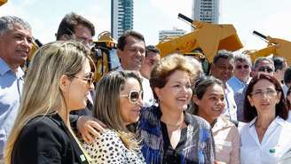 Dilma durante a a cerimônia de entrega das máquinas em Natal