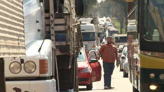 <p>Motoristas parados em congestionamento em função de protestos em Minas Gerais</p>
