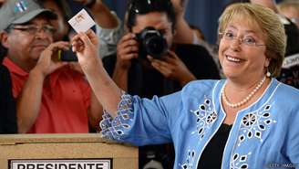 Bachelet vota no segundo turno das eleições