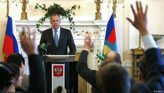 Lavrov: Rússia não tem intenção - nem interesse - de cruzar as fronteiras da Ucrânia.