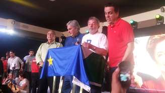 Lançamento da chapa petista ao governo do Mato Grosso do Sul; ao centro, Delcídio Amaral e Lula
