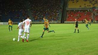 A equipe maranhense recebeu o lanterna Vila Nova-GO e venceu por 2 a 0