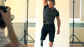 O modelo Jack Eyers diz que hoje se sente mais confiante e só veste calças curtas