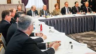 Presidente Dilma Rousseff e ministros durantes encontro com empresários brasileiros em Nova York