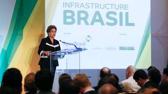  Brasil vive momento de construção das bases para retomada do crescimento, disse Dilma
