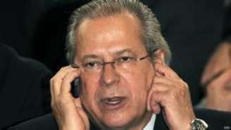 Ex-ministro foi detido sob suspeita de receber propina de empresas envolvidas em esquema de corrupção na Petrobras.