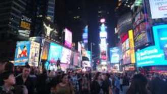 Prefeito cogitou reabrir Times Square ao trânsito para restringir atividade