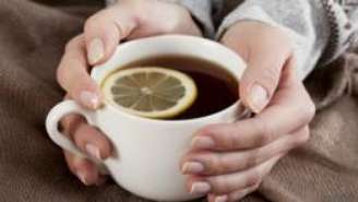 Chás, cafés, energéticos...todos contêm cafeína e devem ser consumidos com cautela