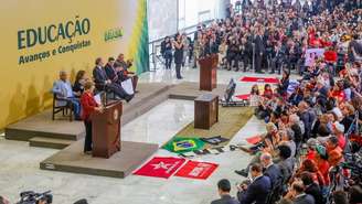 Presidente Dilma Rousseff durante cerimônia de anúncio de criação de novas universidades no Palácio do Planalto. 
