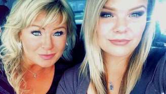 Christy Sheats aparece ao lado da filha Taylor em foto postada em suas redes sociais 