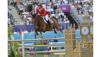 O suíço Steve Guerdat ganha a medalha de ouro individual para a Suíça nos Jogos Olímpicos de Londres em 2012