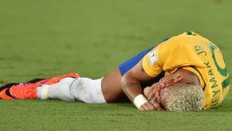 O lance aconteceu no segundo tempo e Neymar foi substituído (Foto: NELSON ALMEIDA / AFP)